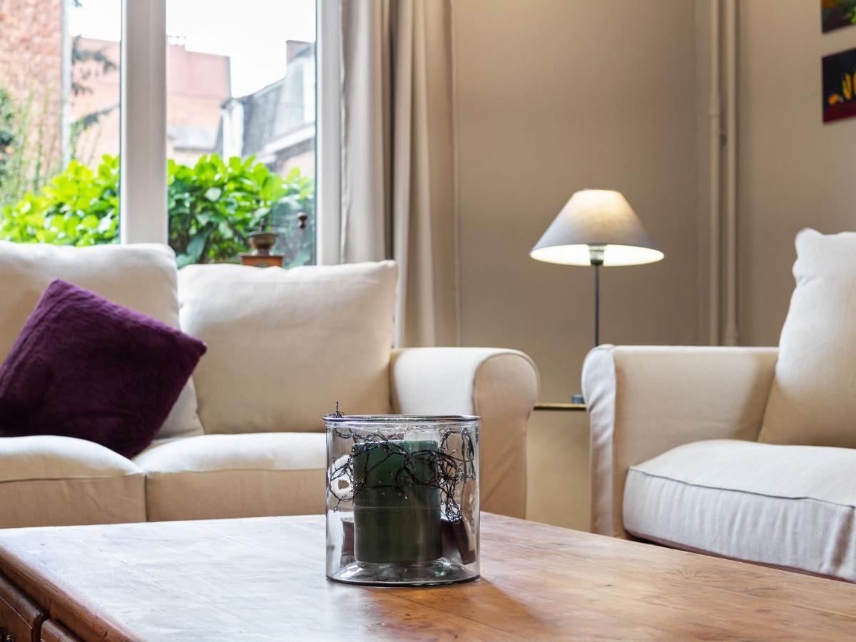 Stylish Apartment In Dinant Near The Maas Bagian luar foto