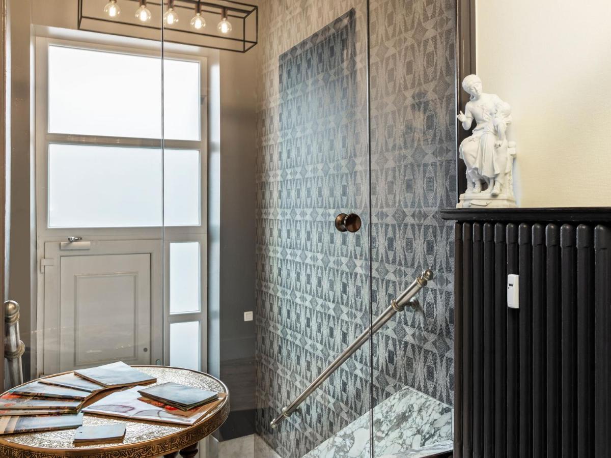 Stylish Apartment In Dinant Near The Maas Bagian luar foto