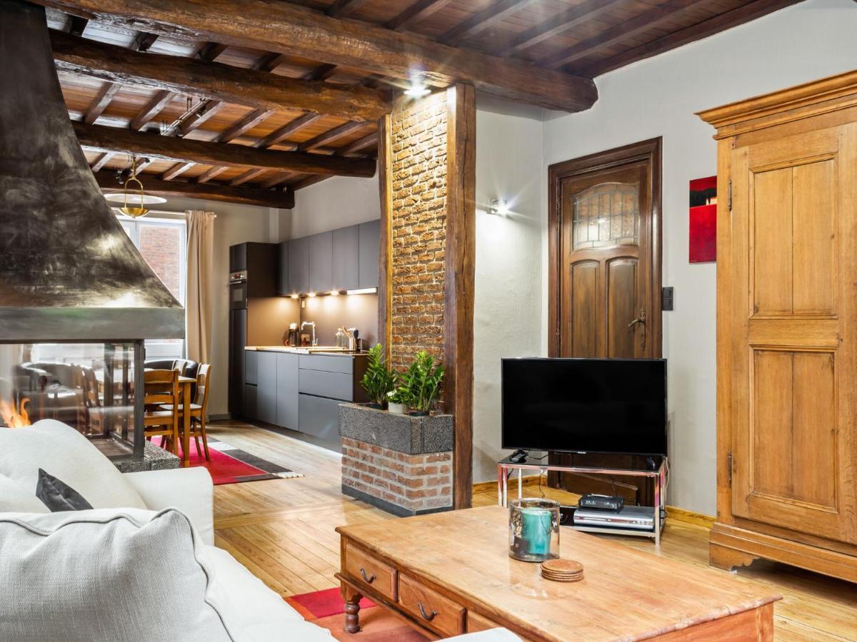 Stylish Apartment In Dinant Near The Maas Bagian luar foto