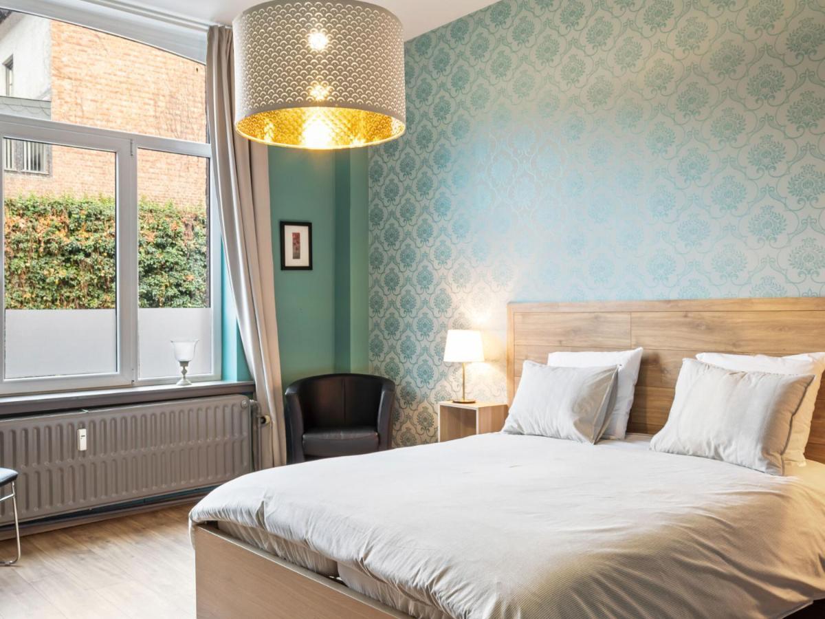 Stylish Apartment In Dinant Near The Maas Bagian luar foto