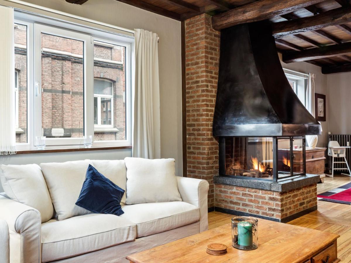 Stylish Apartment In Dinant Near The Maas Bagian luar foto